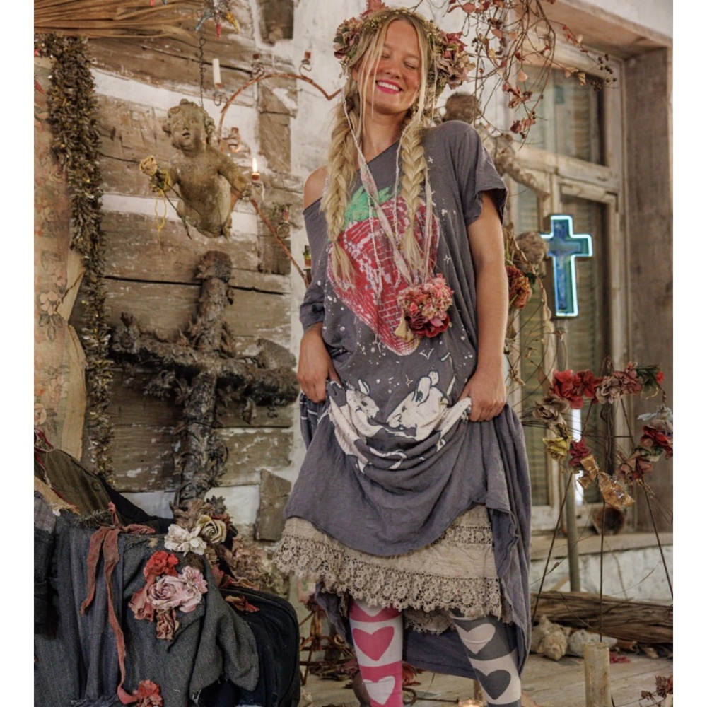 NWT Magnolia Pearl Boyfriend Tee Dress in Discotheque Fraises OSFM Sold Out